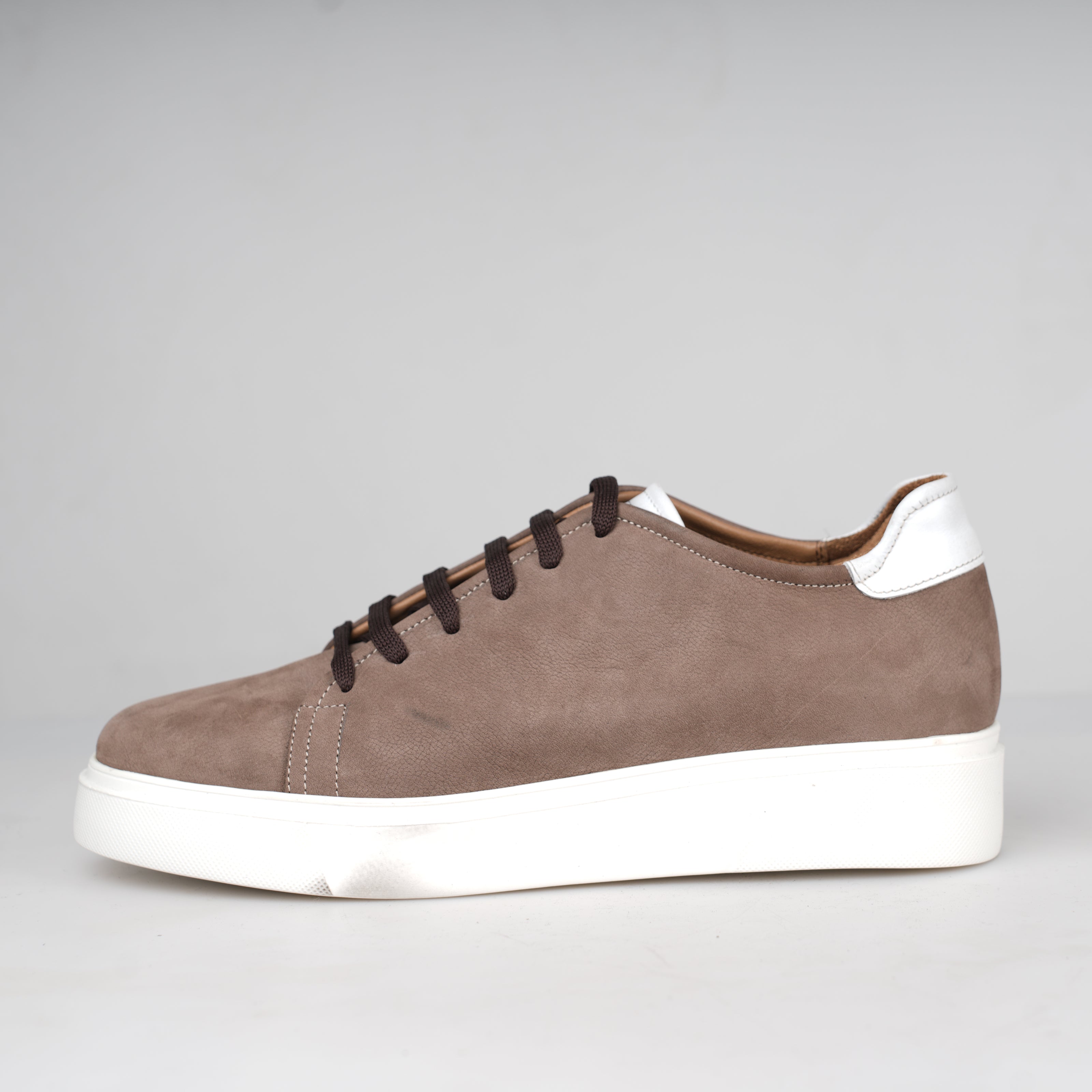 Sneaker Nubuck Crema – Florida Shoes